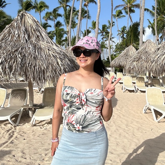 Meet your Posher, Cari - Picture 1 of 1